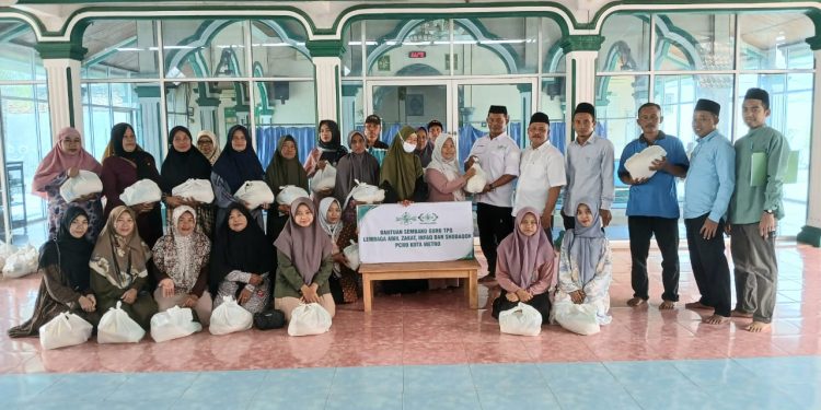 Berkah Ramadhan LAZISNU PCNU Metro Tasarufkan 273 Paket Sembako Kepada Guru Ngaji