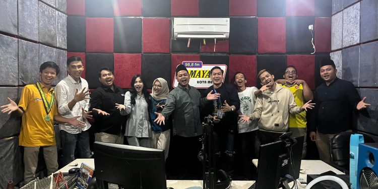 PC IPNU IPPNU Kota Metro Gelar Join Live Talkshow Bersama Grup Band Hanaya di Radio Ramayana FM